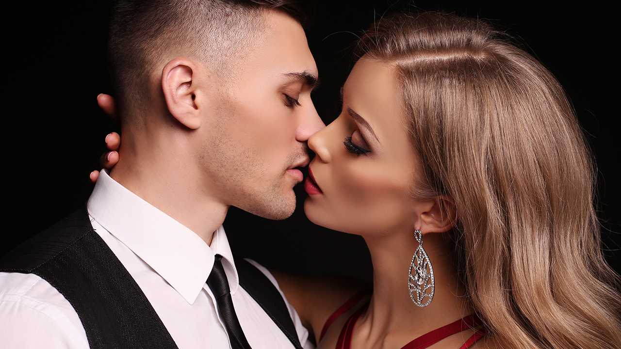 女性接吻的技巧有哪些？关于男女性爱有哪些误解？